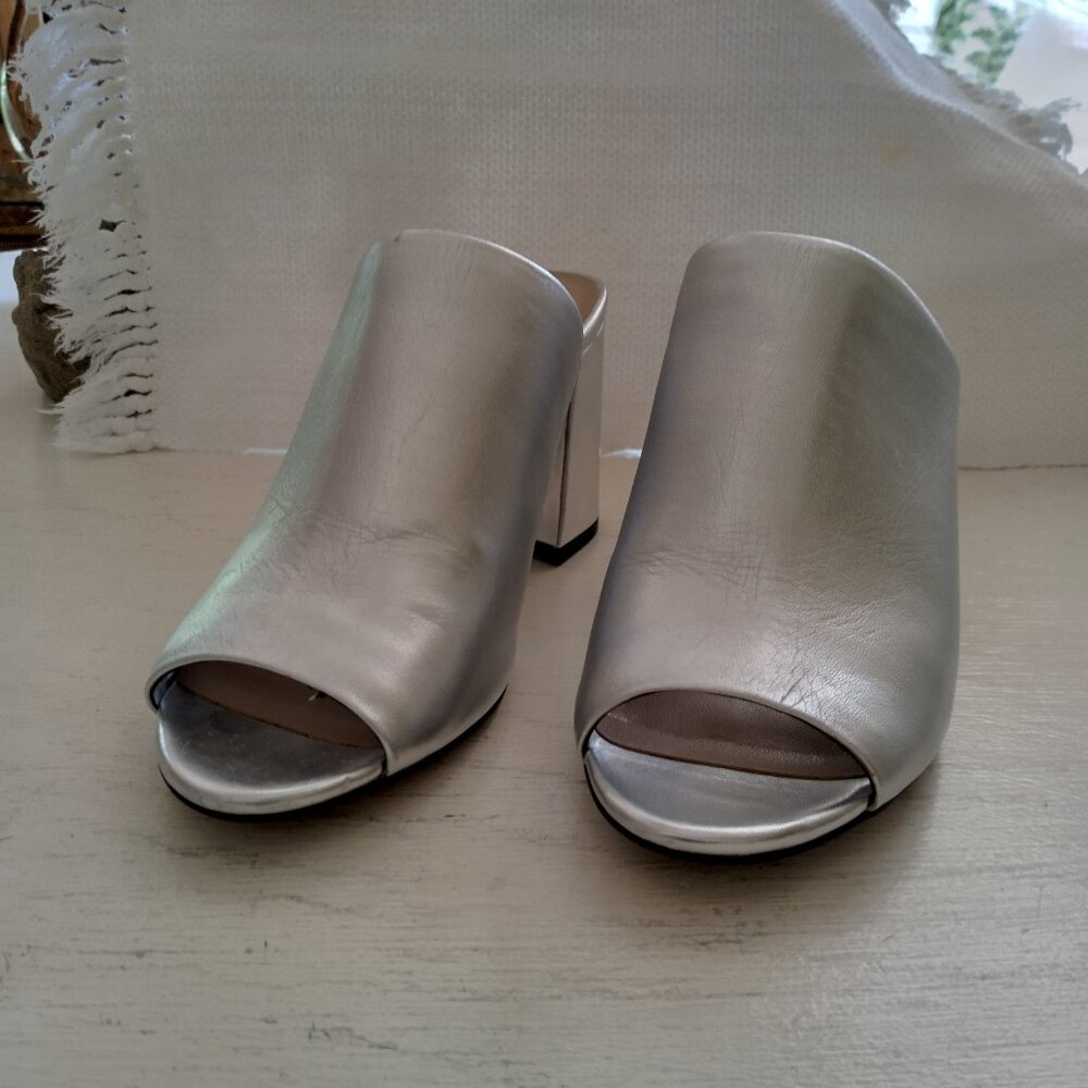 Steve Madden, silver slides, leather, size7, NWOB, 3" chunky heel